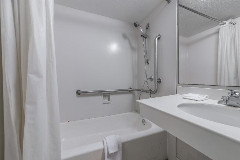 Motel 6 Monroe La image