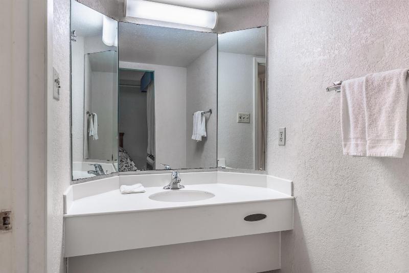 Motel 6 Monroe La image