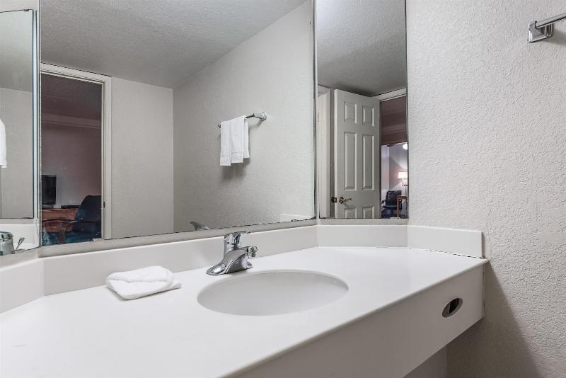 Motel 6 Monroe La image