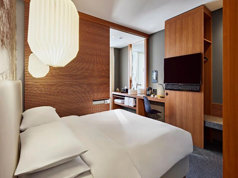 Me And All Hotel Dusseldorf image