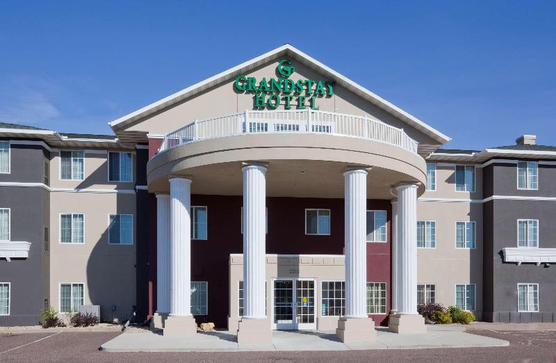 Grandstay Residential Suites Eau Claire image
