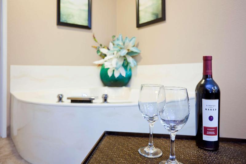 Grandstay Residential Suites Eau Claire image