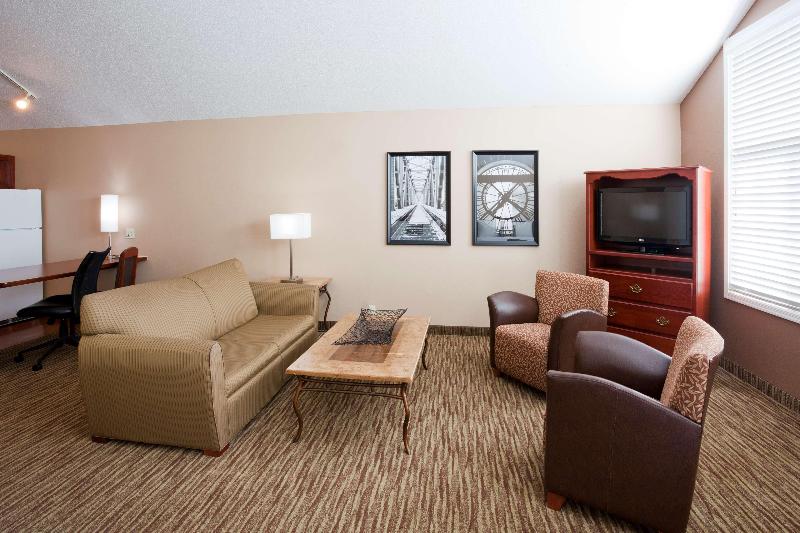 Grandstay Residential Suites Eau Claire image
