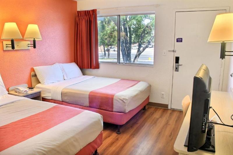 Motel 6 Atascadero, CA — photo 36