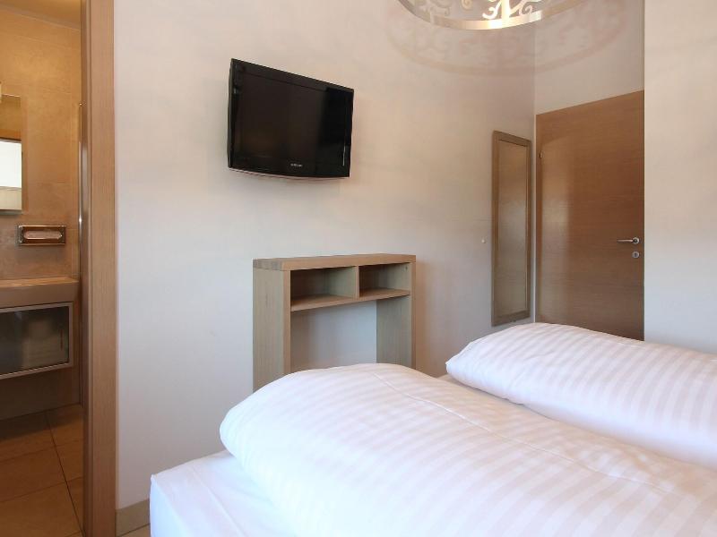 Avenida Mountain Resort image