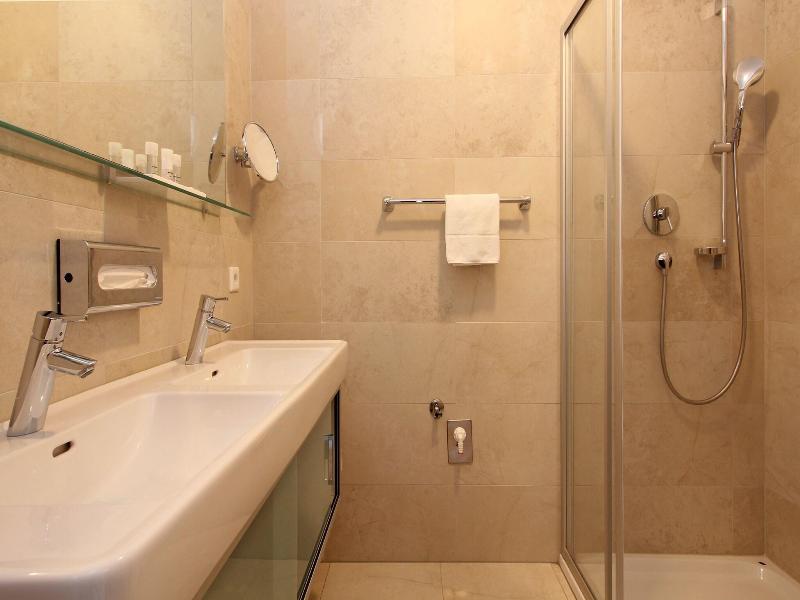 Avenida Mountain Resort image