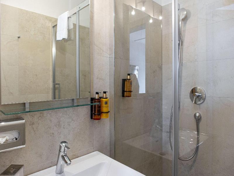 Avenida Mountain Resort image