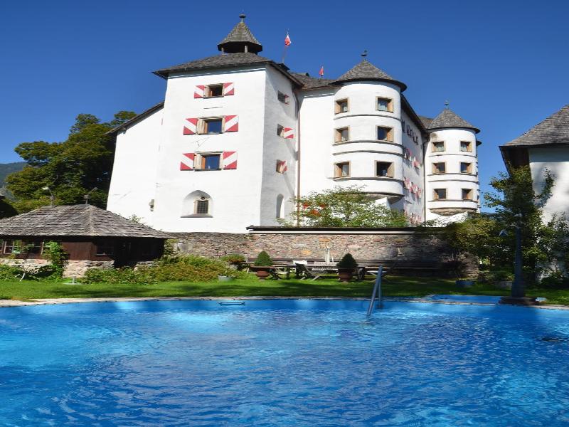Schloss Munichau image