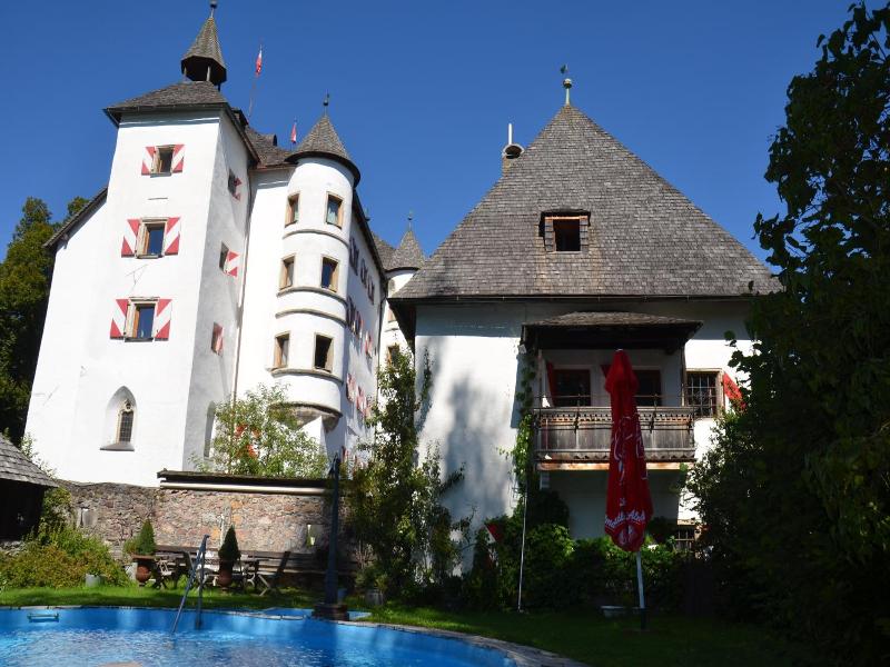 Schloss Munichau image