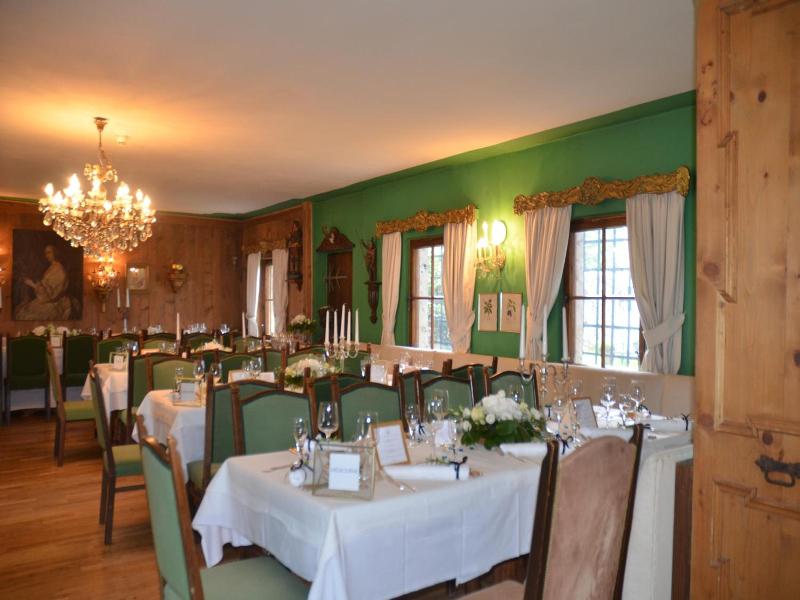 Schloss Munichau image