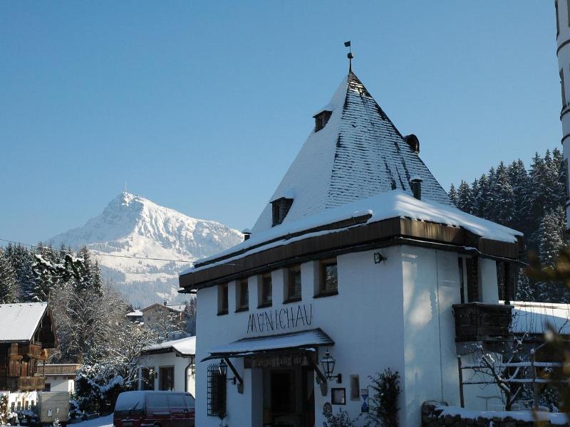 Schloss Munichau image