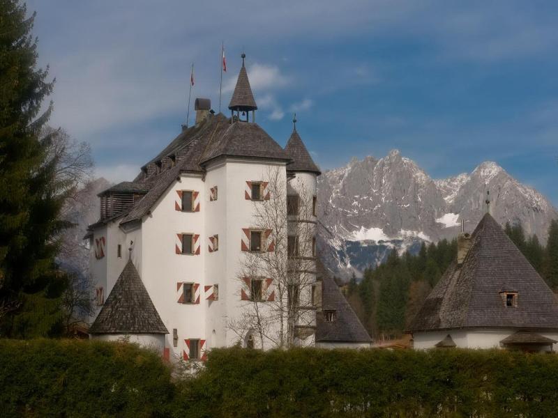 Schloss Munichau image