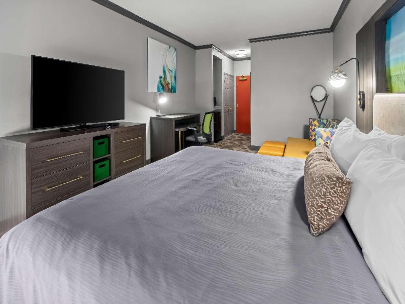 Big Country Hotel & Suites SureStay Collection BW image