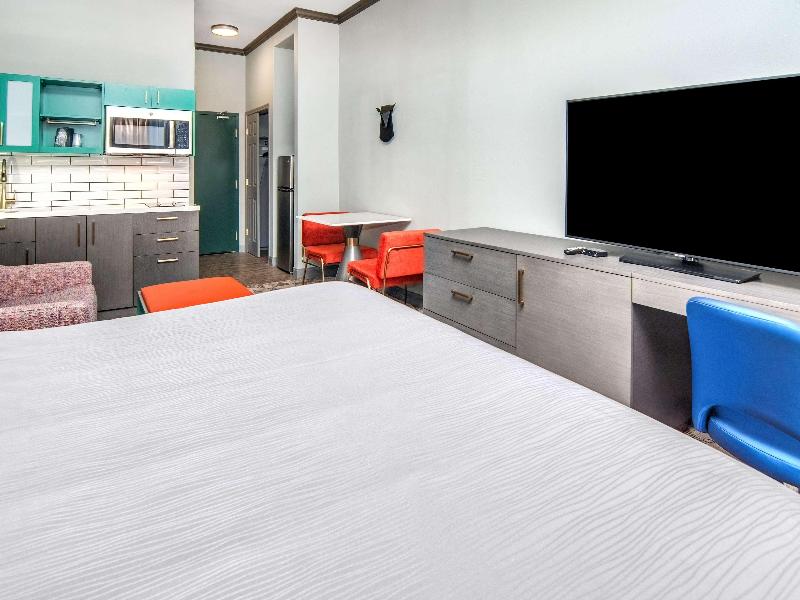 Big Country Hotel & Suites SureStay Collection BW image