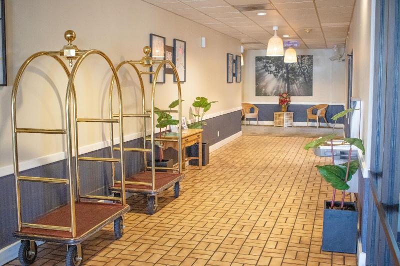 The Inn And Suites At 34 Fifty image