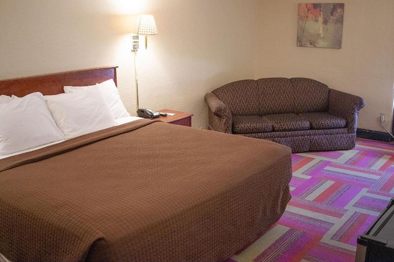 The Inn And Suites At 34 Fifty image