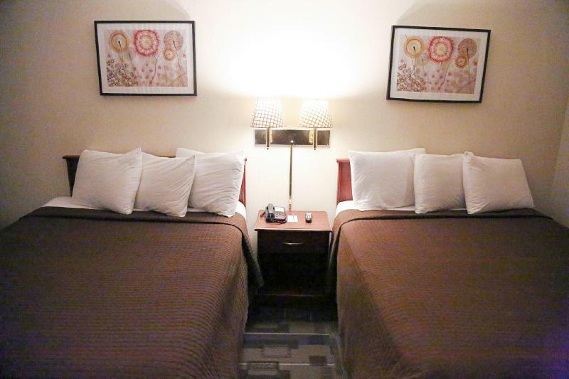The Inn And Suites At 34 Fifty image