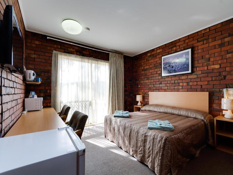 Enfield Motel image