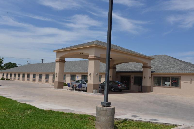 Irish Inn And Suites image