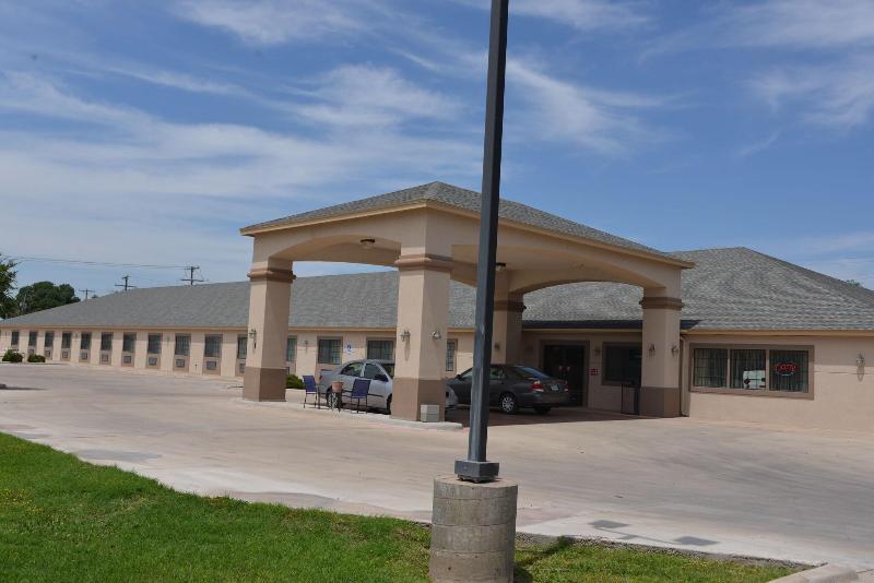 Irish Inn And Suites image