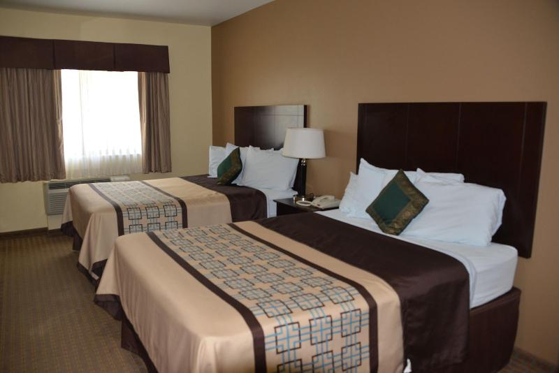 Irish Inn And Suites image