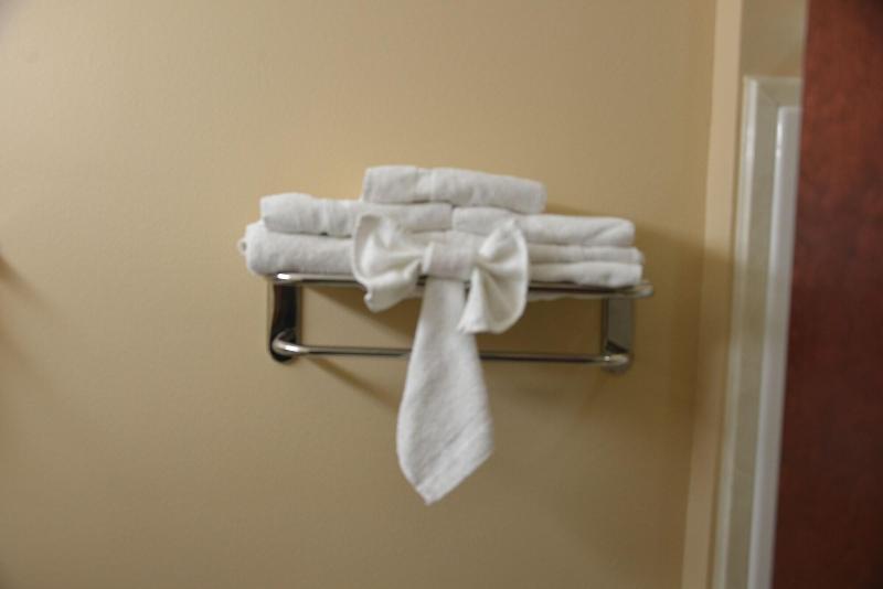 Irish Inn And Suites image