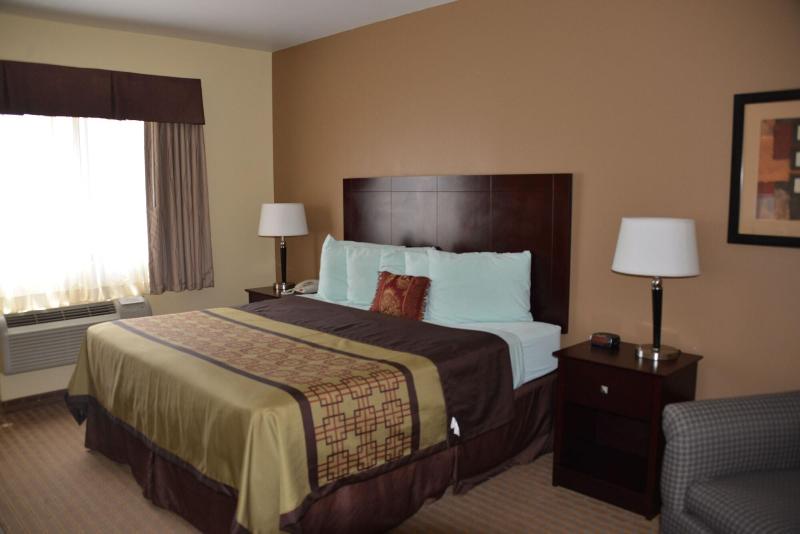 Irish Inn And Suites image