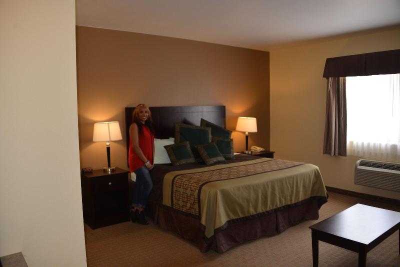 Irish Inn And Suites image