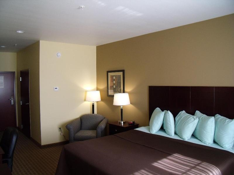Irish Inn And Suites image