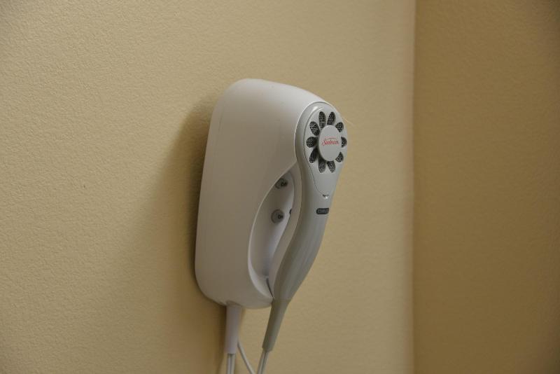 Irish Inn And Suites image