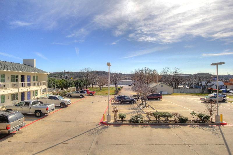 Motel 6 Kerrville image