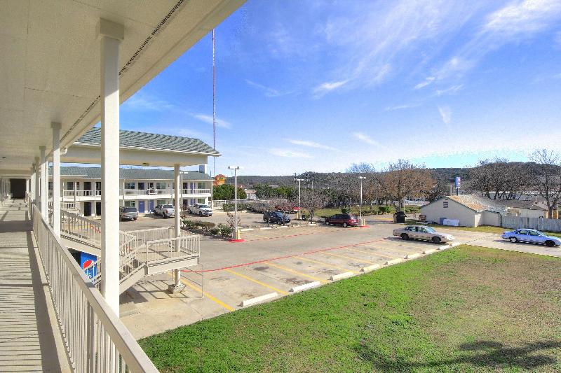 Motel 6 Kerrville image