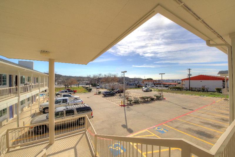 Motel 6 Kerrville image