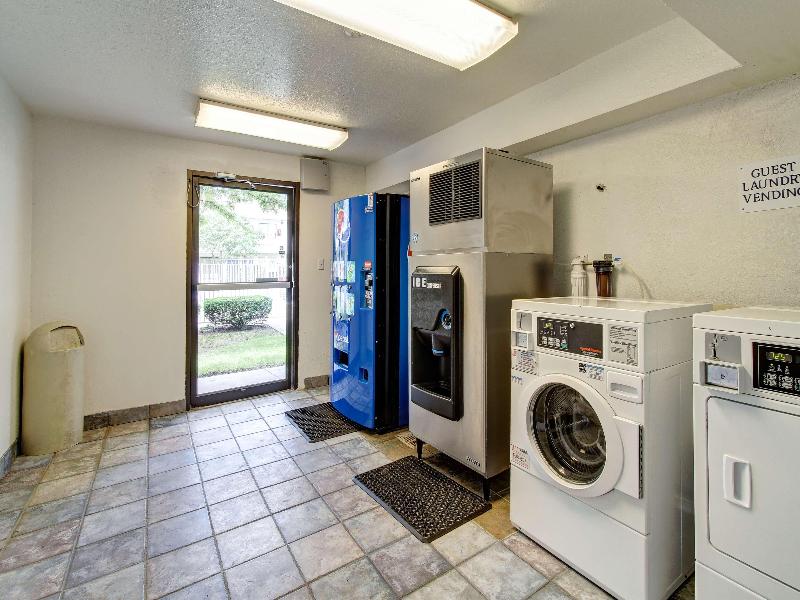 Motel 6 Amherst, Oh - Cleveland West - Lorain image