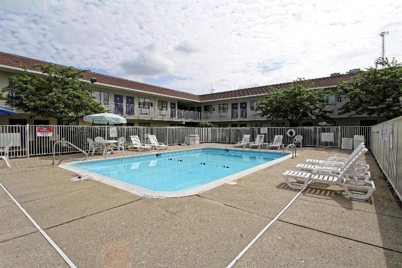 Motel 6 Amherst, Oh - Cleveland West - Lorain image
