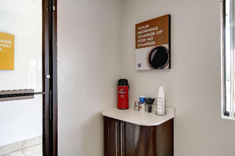 Motel 6 Amherst, Oh - Cleveland West - Lorain image