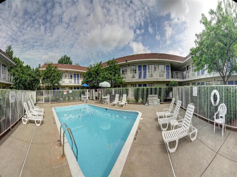 Motel 6 Amherst, Oh - Cleveland West - Lorain image