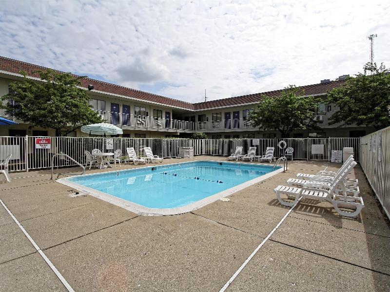 Motel 6 Amherst, Oh - Cleveland West - Lorain image