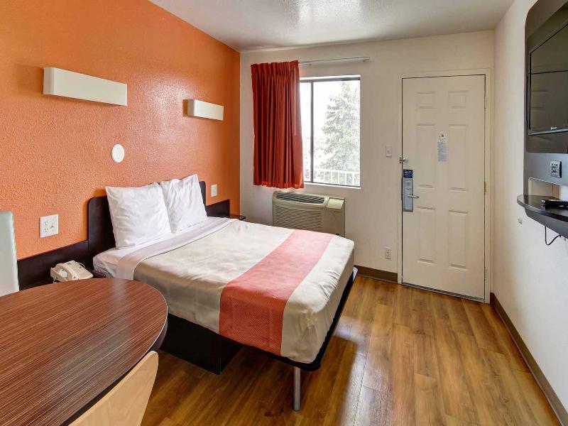 Motel 6-Amherst, OH - Cleveland West - Lorain GA image