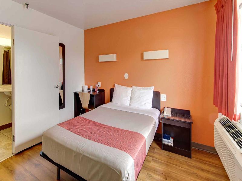 Motel 6-Amherst, OH - Cleveland West - Lorain GA image