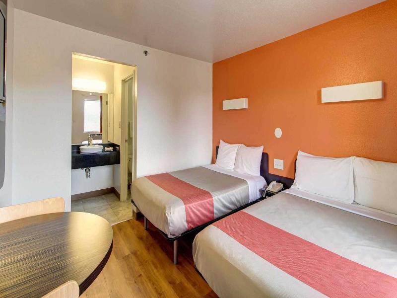 Motel 6-Amherst, OH - Cleveland West - Lorain GA image