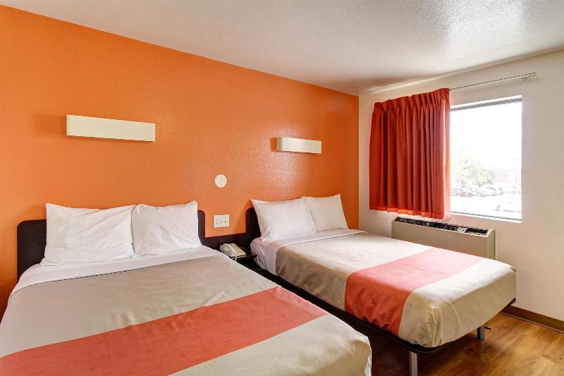 Motel 6 Amherst, Oh - Cleveland West - Lorain image