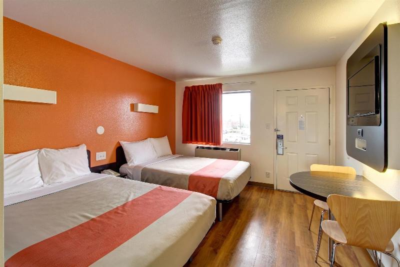 Motel 6 Amherst, Oh - Cleveland West - Lorain image
