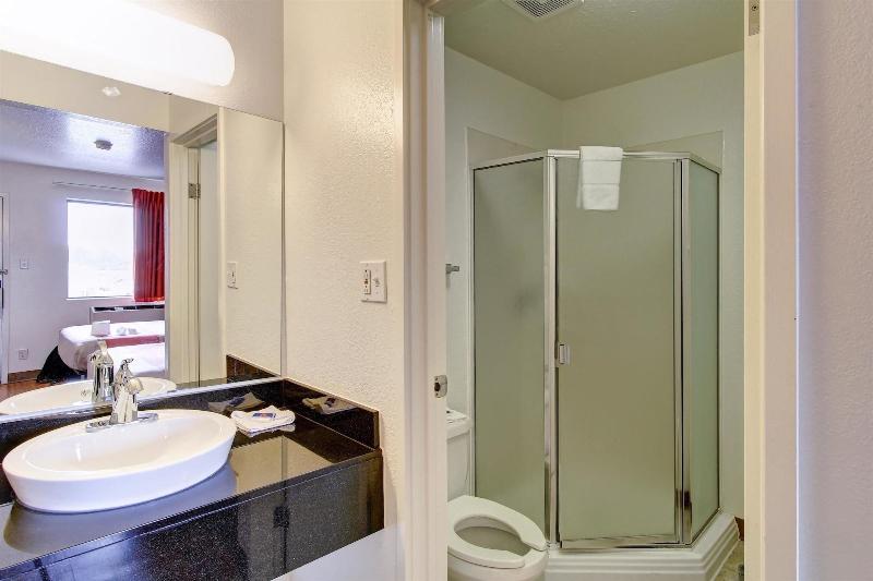 Motel 6 Amherst, Oh - Cleveland West - Lorain image