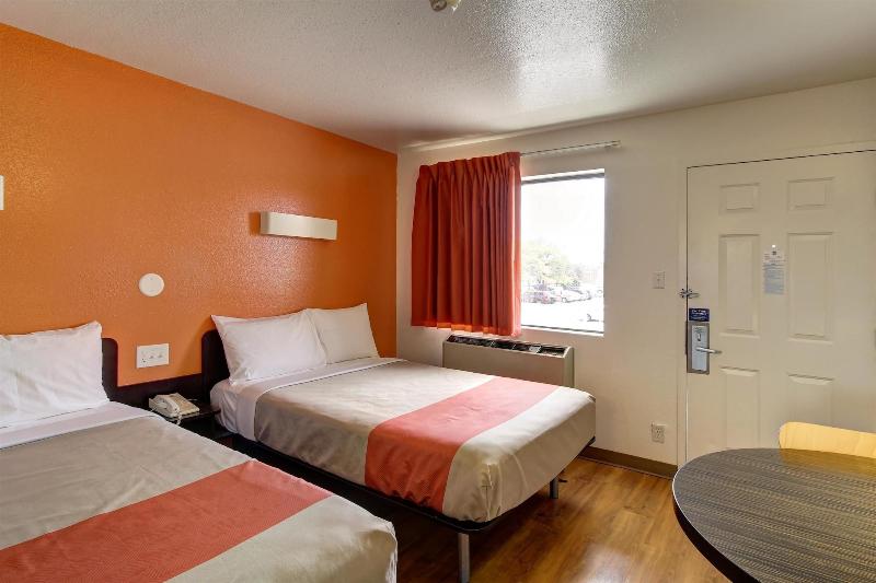 Motel 6 Amherst, Oh - Cleveland West - Lorain image