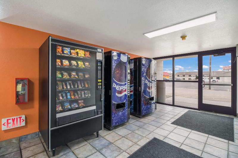 Motel 6 Fargo Nd West Acres North Fargo image