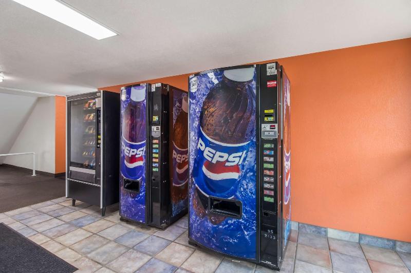 Motel 6 Fargo Nd West Acres North Fargo image