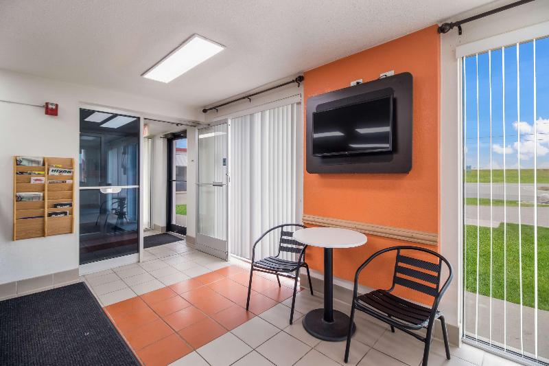 Motel 6 Fargo Nd West Acres North Fargo image