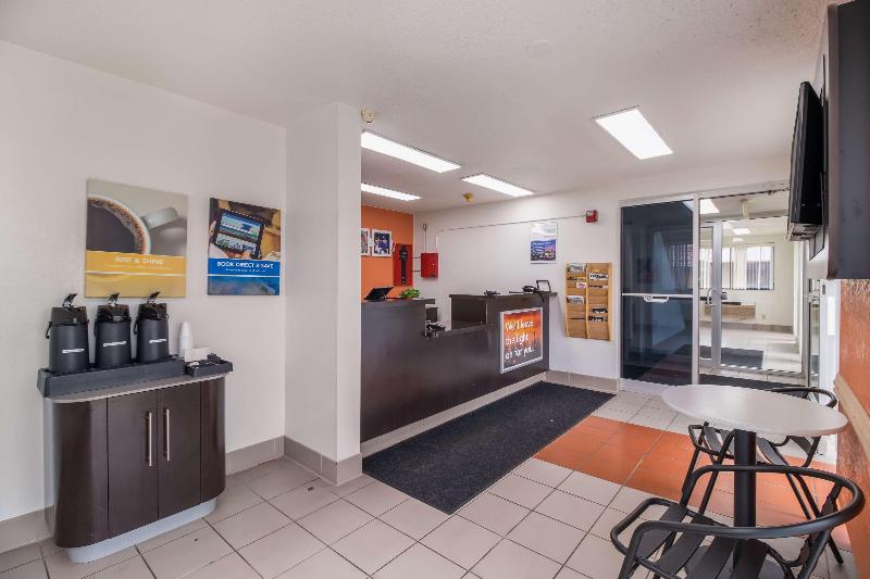 Motel 6 Fargo Nd West Acres North Fargo image