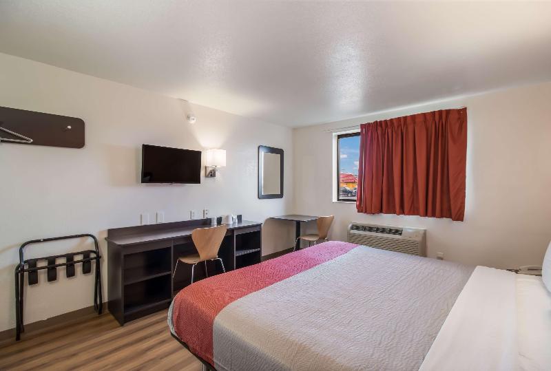 Motel 6 Fargo Nd West Acres North Fargo image